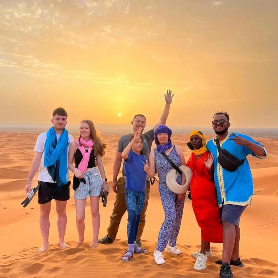 Holiday Desert Camp Мерцуга Екстериор снимка