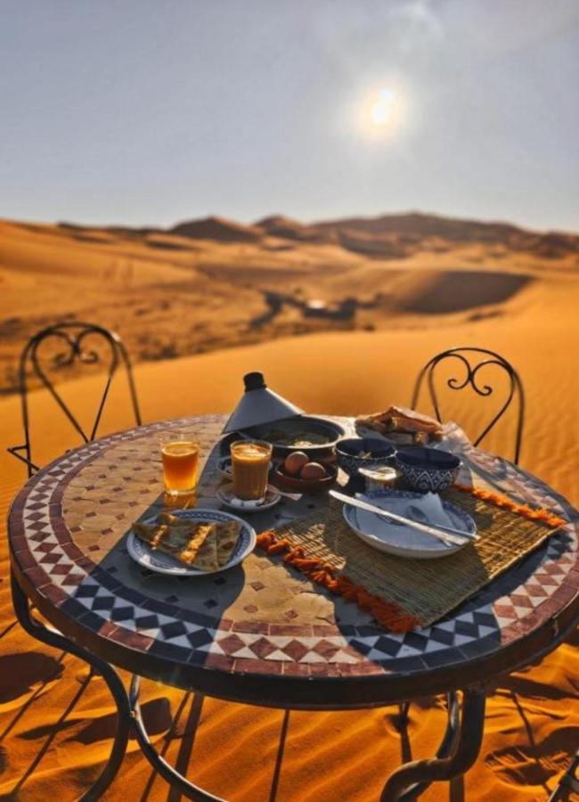 Holiday Desert Camp Мерцуга Екстериор снимка