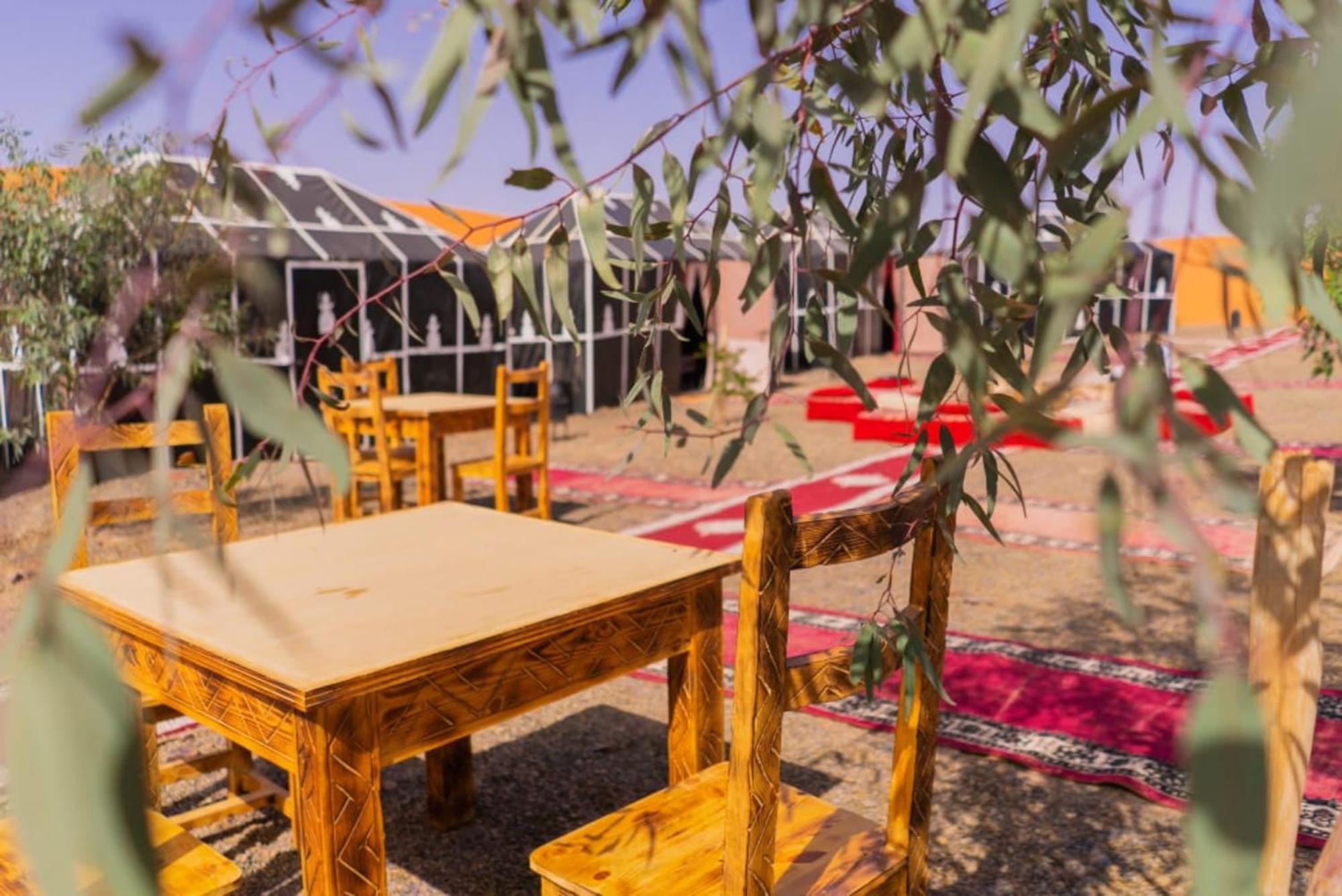 Holiday Desert Camp Мерцуга Екстериор снимка