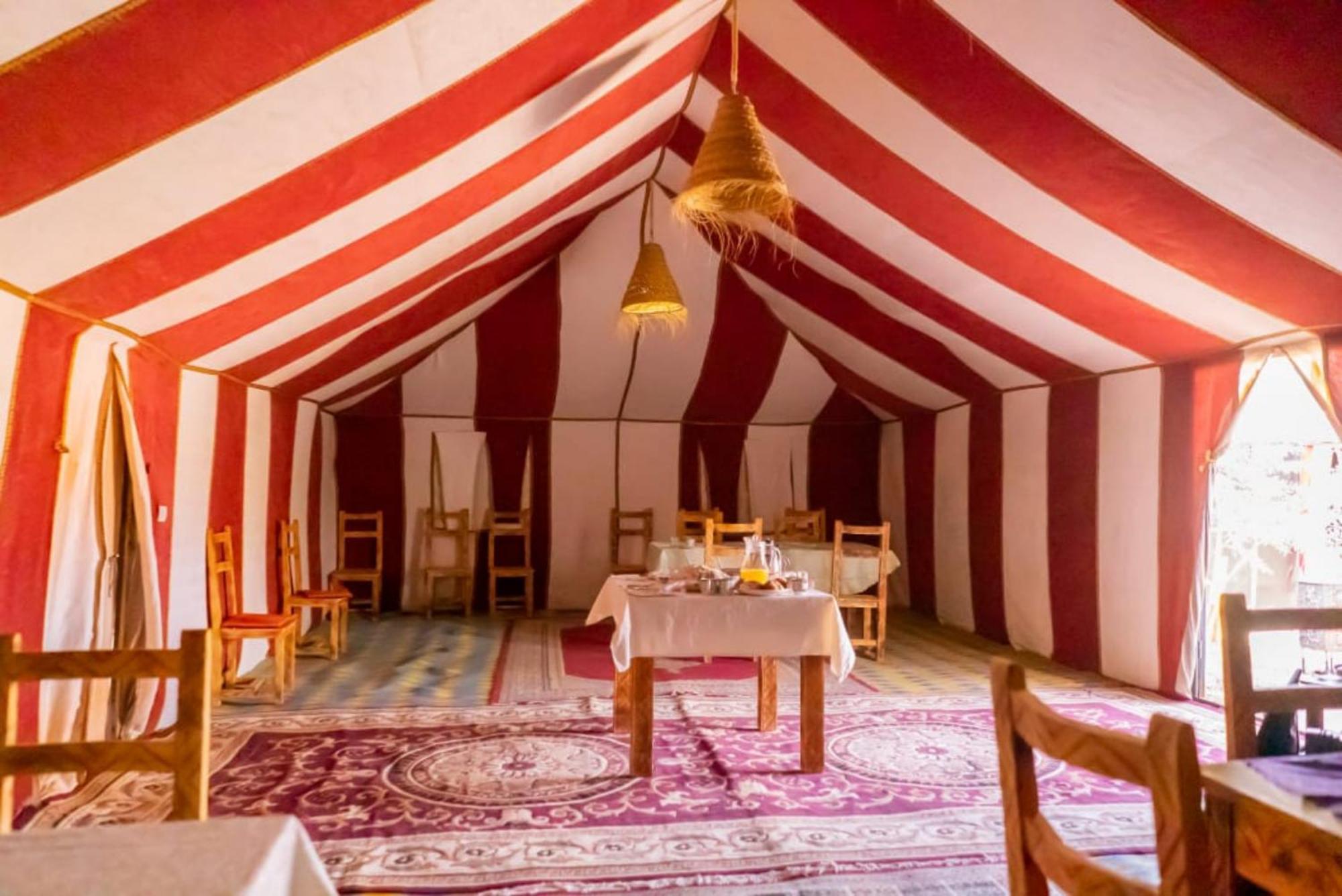 Holiday Desert Camp Мерцуга Екстериор снимка