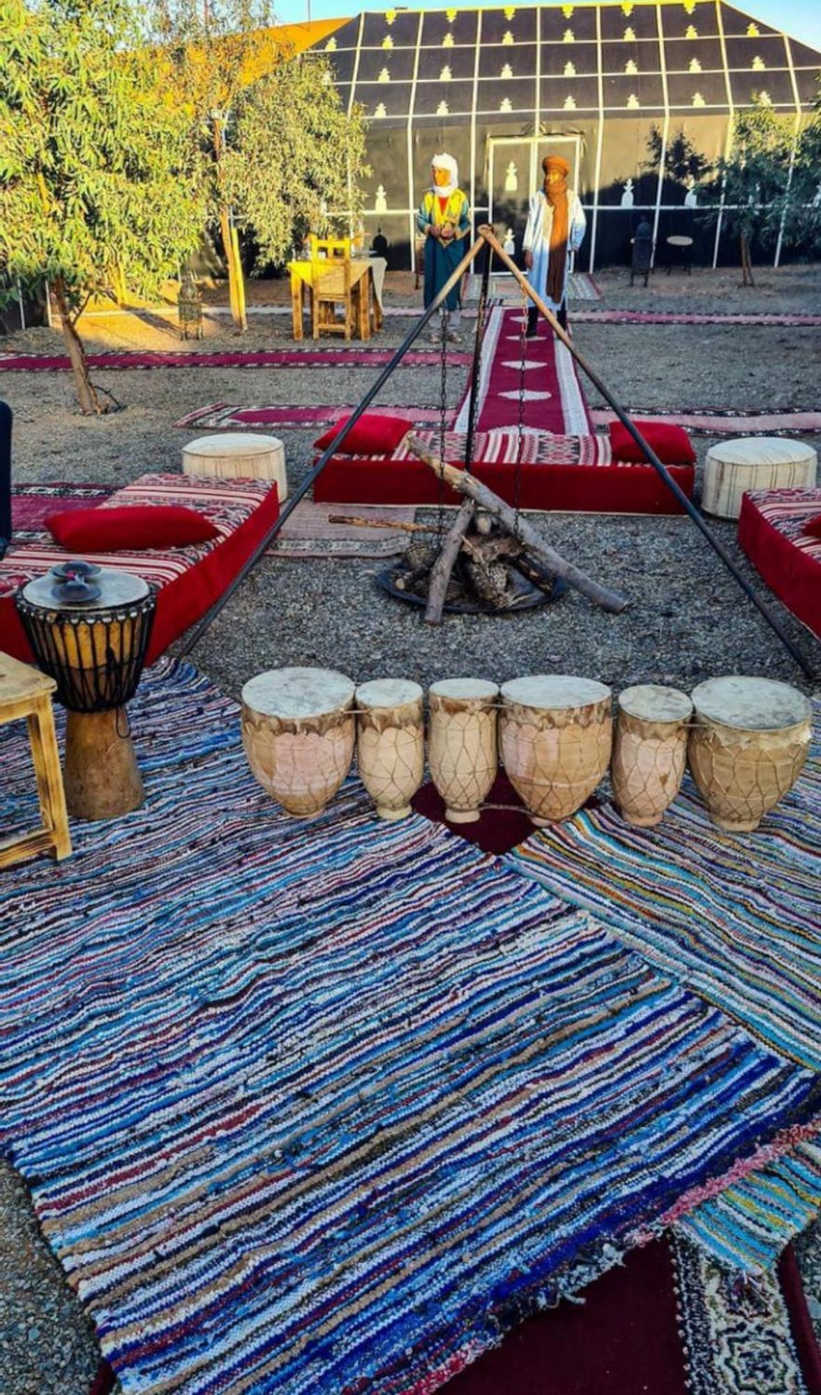 Holiday Desert Camp Мерцуга Екстериор снимка