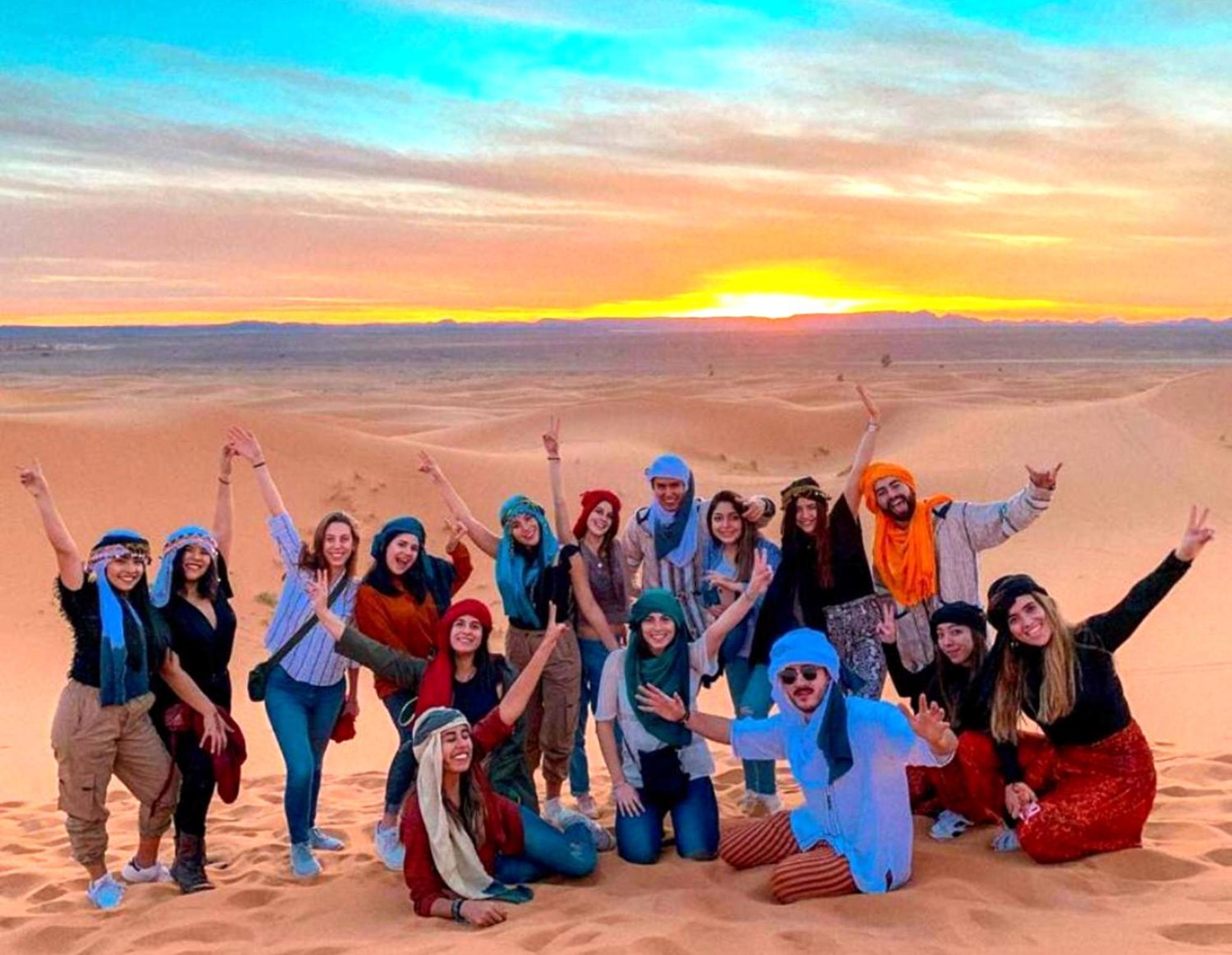 Holiday Desert Camp Мерцуга Екстериор снимка