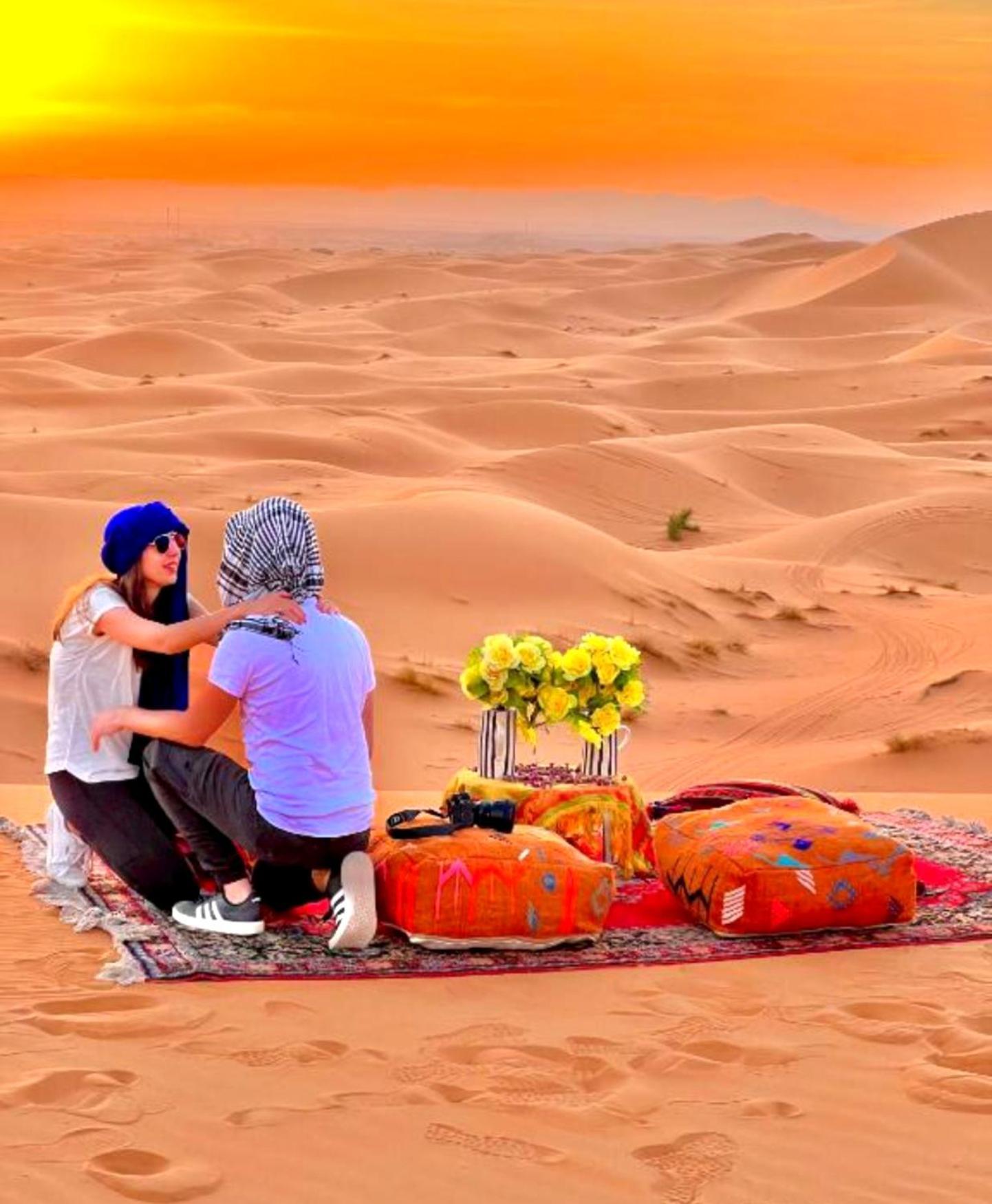 Holiday Desert Camp Мерцуга Екстериор снимка