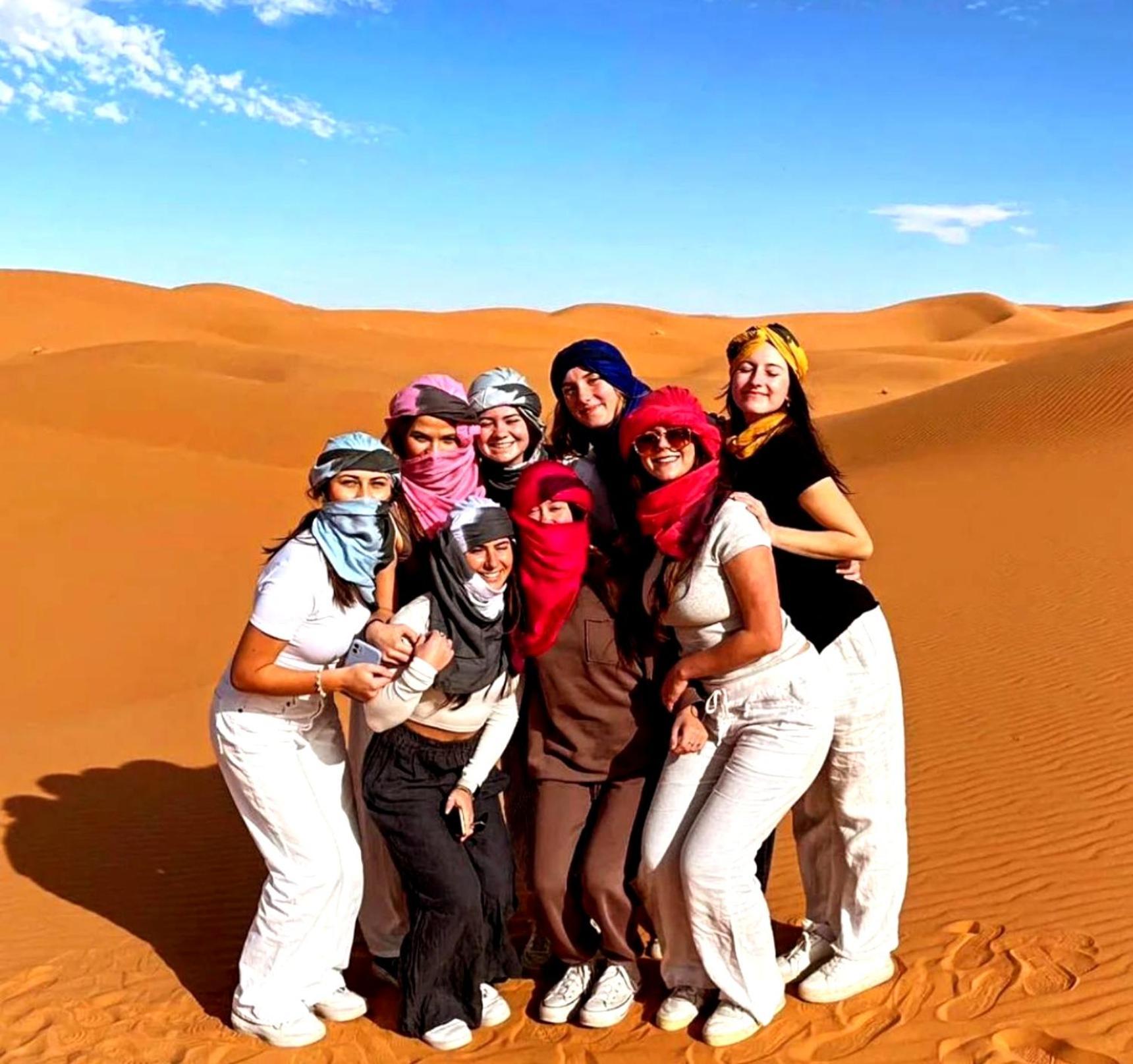 Holiday Desert Camp Мерцуга Екстериор снимка