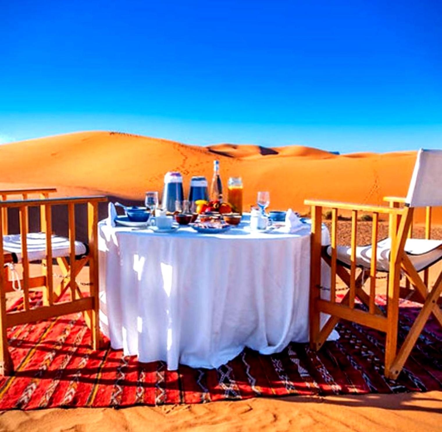 Holiday Desert Camp Мерцуга Екстериор снимка